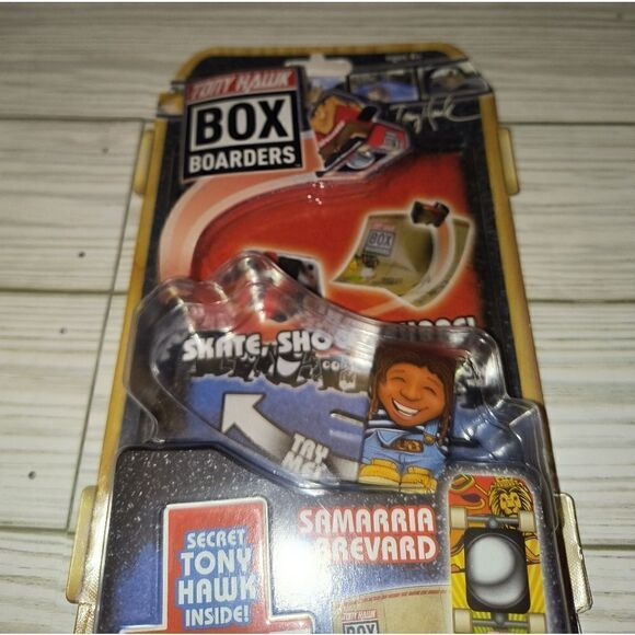 Tony Hawk Box Boarders Samarria Brevard Fingerboard Skateboard 2018 w Ramps New - Picture 4 of 8